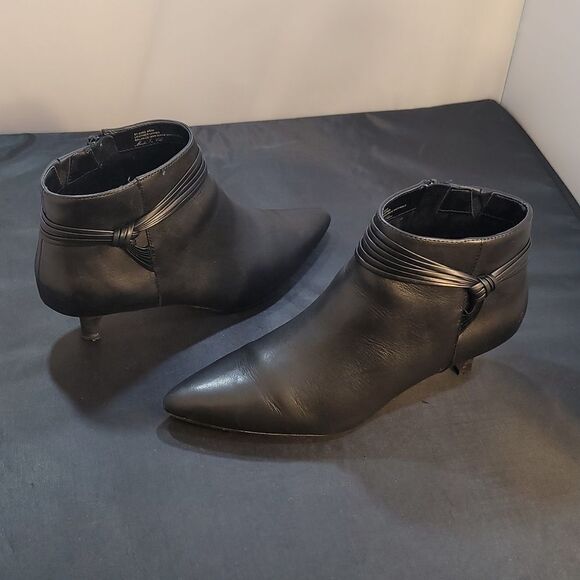 BELLA VITA  WOMENS JANI KITTEN HEEL BOOTIES - Picture 11 of 16